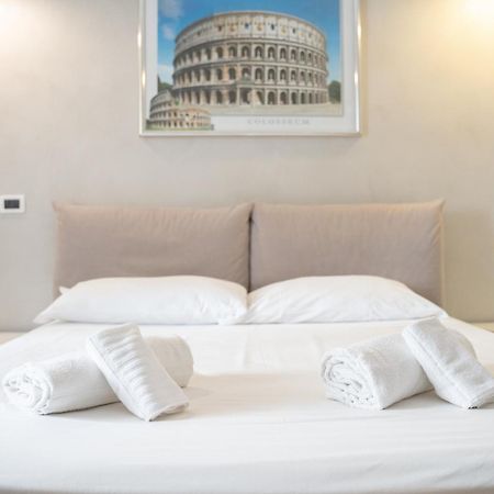 Key Apartment San Giovanni Рим Екстер'єр фото